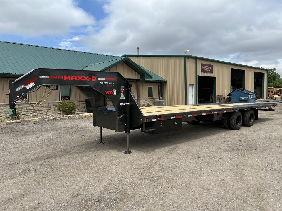 New 2027 MAXX-D YDX 102X32 Flatbed Trailer Hyd Dovetail
