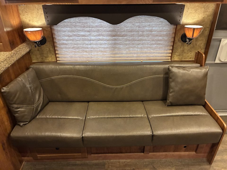 Used 2016 Lakota 4H 15'LQ with Rear Kitchen Horse Trailer