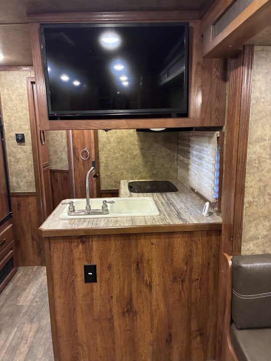 Used 2016 Lakota 4H 15'LQ with Rear Kitchen Horse Trailer