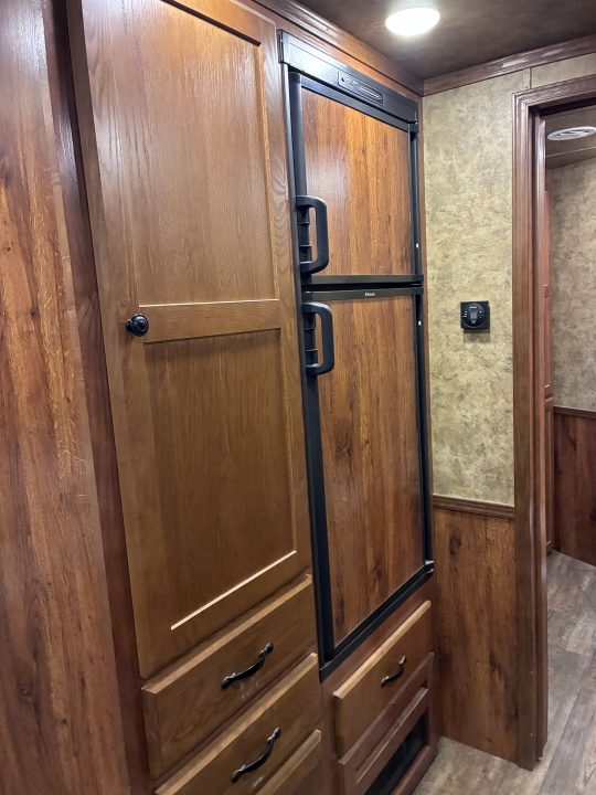 Used 2016 Lakota 4H 15'LQ with Rear Kitchen Horse Trailer