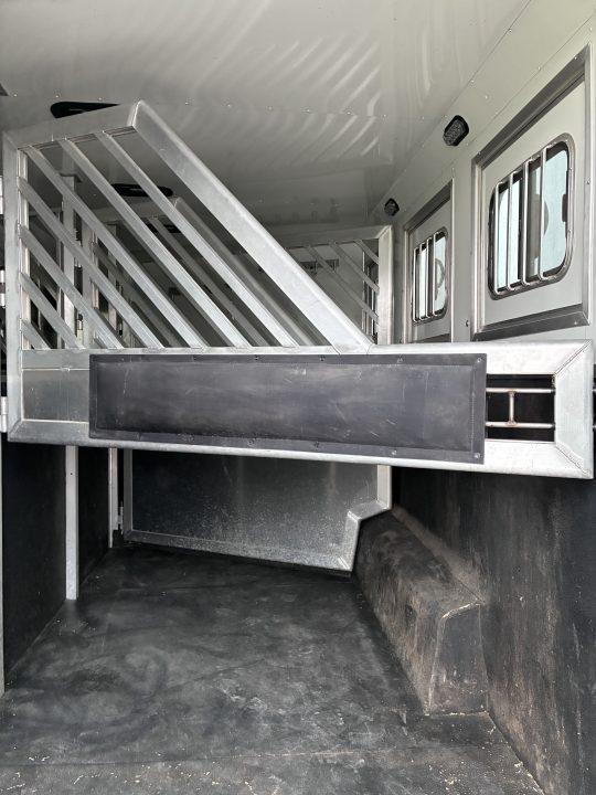 Used 2016 Lakota 4H 15'LQ with Rear Kitchen Horse Trailer