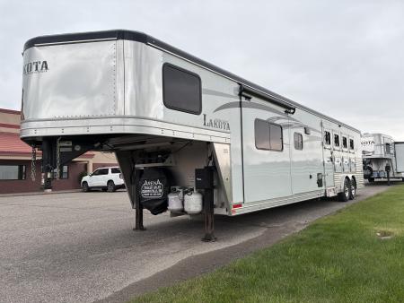 Used 2016 Lakota 4H 15'LQ with Rear Kitchen Horse Trailer