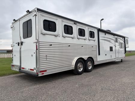 Used 2016 Lakota 4H 15'LQ with Rear Kitchen Horse Trailer