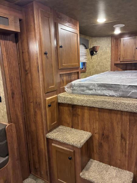 Used 2016 Lakota 4H 15'LQ with Rear Kitchen Horse Trailer
