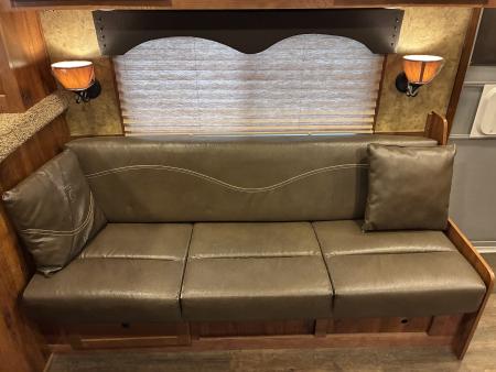 Used 2016 Lakota 4H 15'LQ with Rear Kitchen Horse Trailer