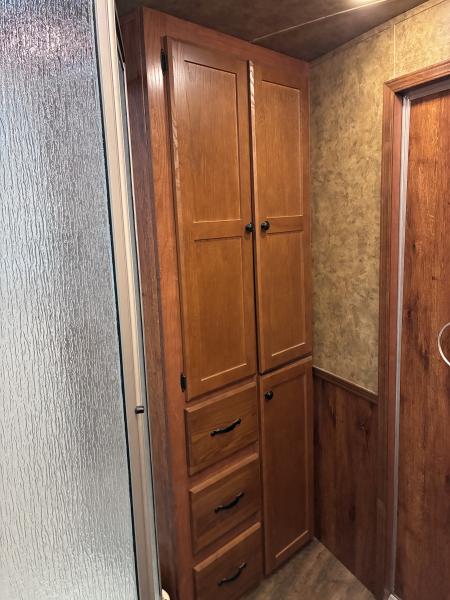 Used 2016 Lakota 4H 15'LQ with Rear Kitchen Horse Trailer
