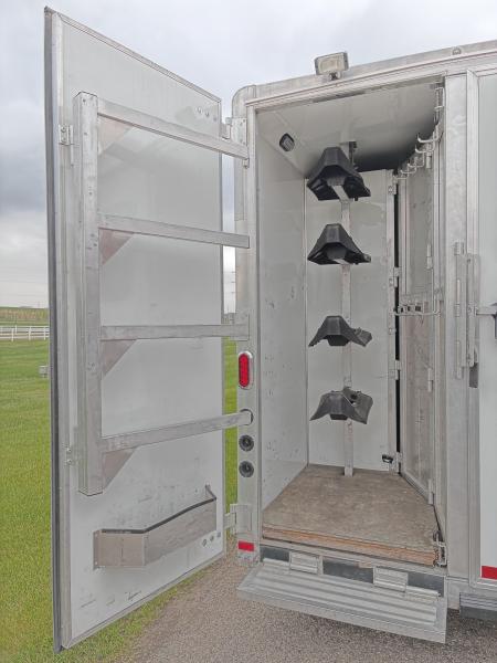 Used 2016 Lakota 4H 15'LQ with Rear Kitchen Horse Trailer