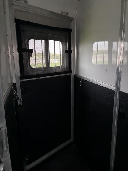 Used 2016 Lakota 4H 15'LQ with Rear Kitchen Horse Trailer