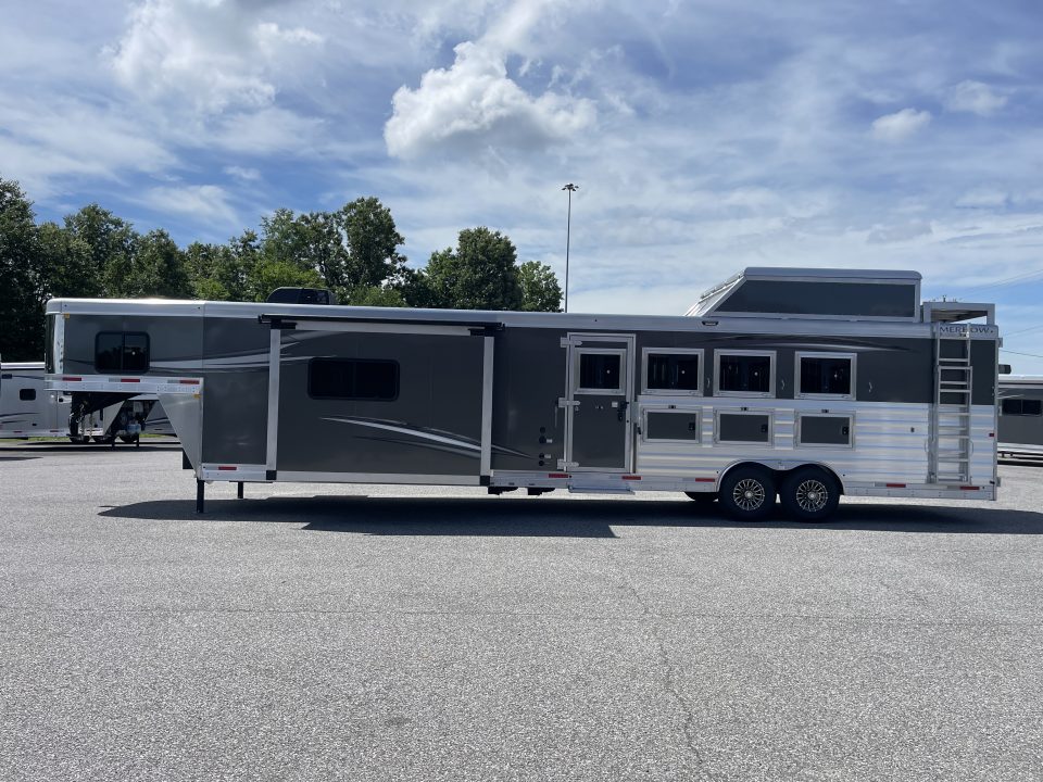 New 2026 Merhow Trailers 8416-A RWS- SIDE LOAD Horse Trailer