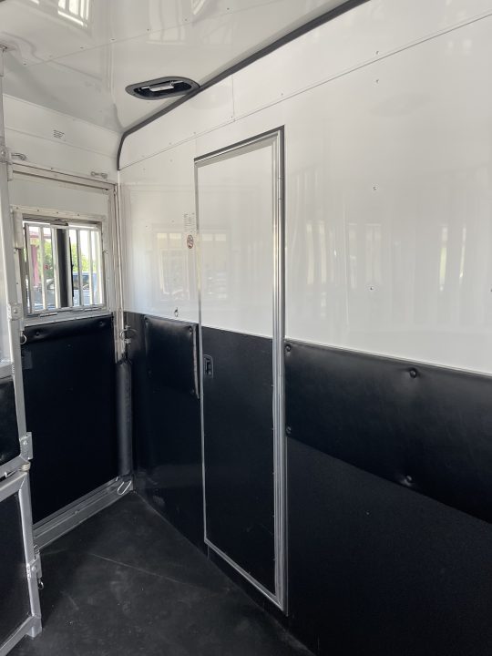 New 2026 Merhow Trailers 8416-A RWS- SIDE LOAD Horse Trailer