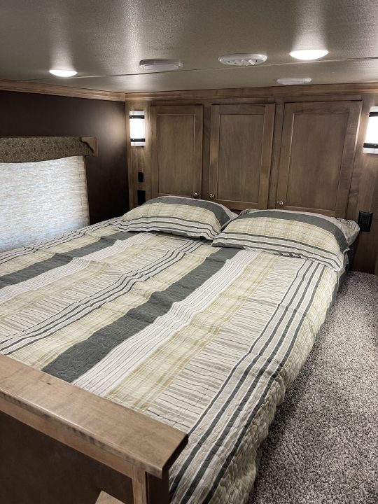New 2026 Merhow Trailers 8416-A RWS- SIDE LOAD Horse Trailer