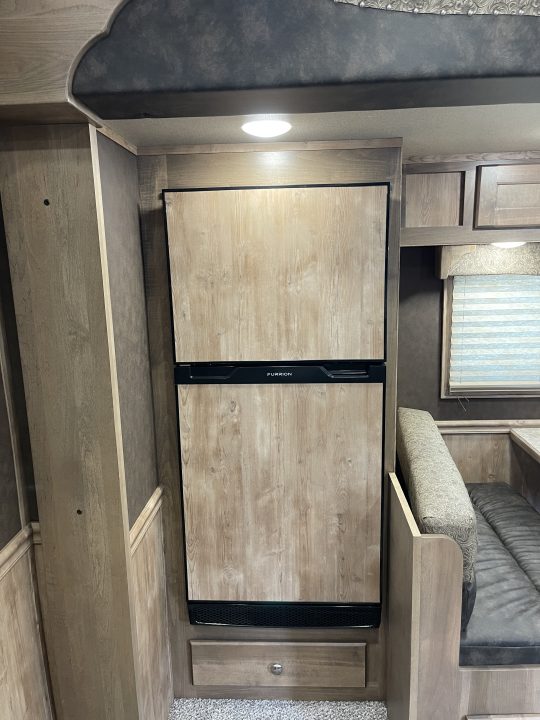 New 2026 Merhow Trailers 8416-A RWS- SIDE LOAD Horse Trailer