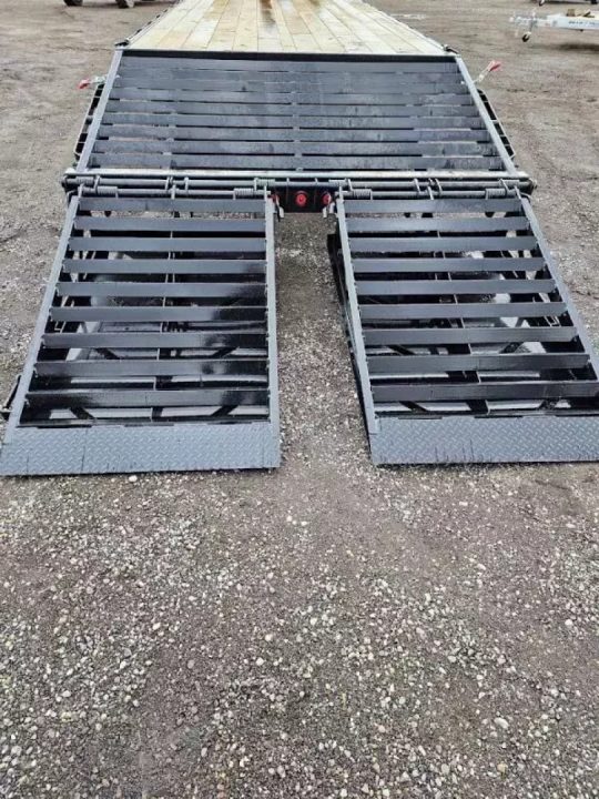 New 2026 Iron Bull 30' 21k Deckover Gooseneck Trailer