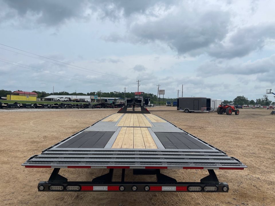 New 2026 MAXX-D YDB10240 Flatbed Trailer
