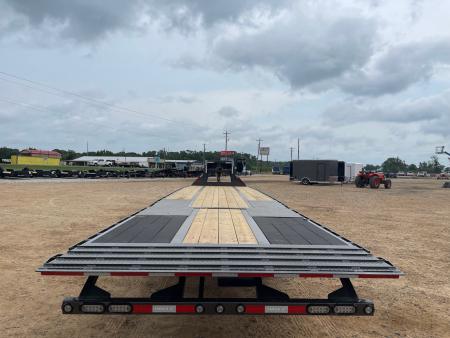 New 2026 MAXX-D YDB10240 Flatbed Trailer