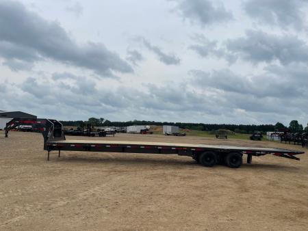 New 2026 MAXX-D YDB10240 Flatbed Trailer