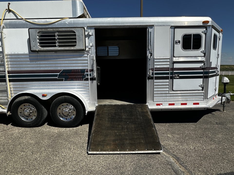Used 2000 4-Star Trailers 2H Custom Stock Stalls BP Horse Trailer