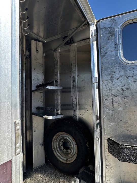 Used 2000 4-Star Trailers 2H Custom Stock Stalls BP Horse Trailer