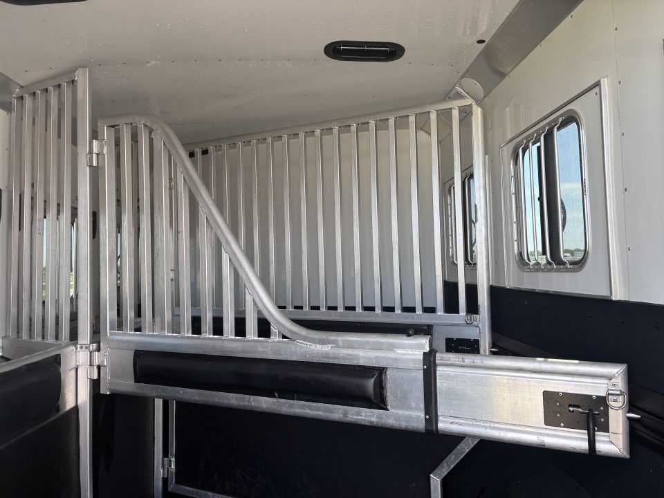 Used 2020 4-Star Trailers 3H 14'LQ with Mid-Tack/Mudroom Horse Trailer