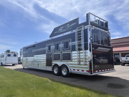 Used 2020 4-Star Trailers 3H 14'LQ with Mid-Tack/Mudroom Horse Trailer