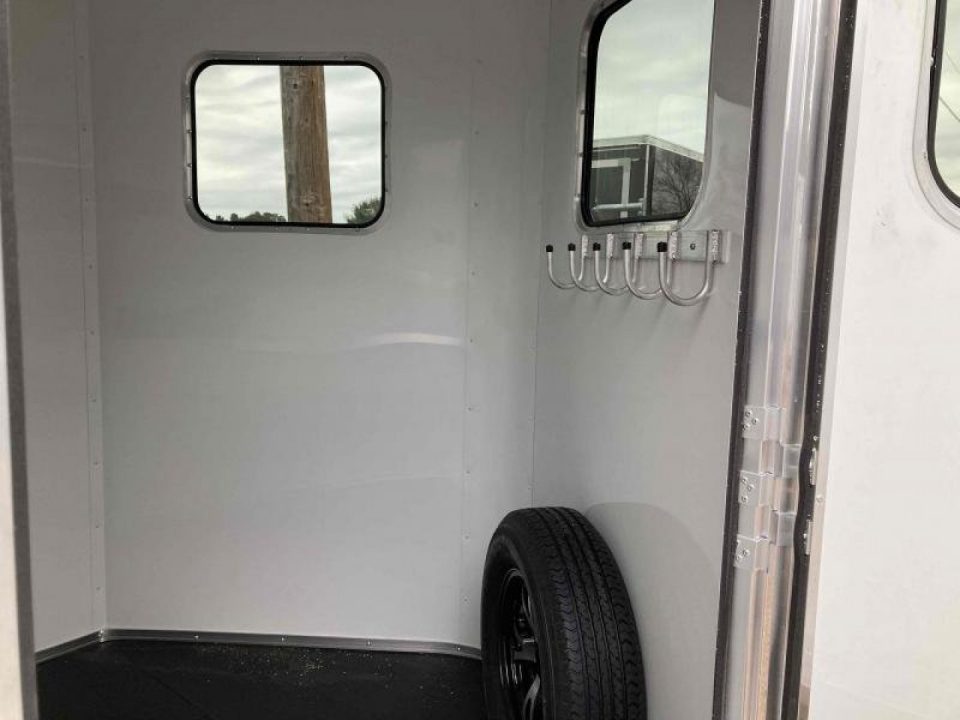 New Homesteader 214FB 2 Horse Direct Load Warmblood Horse Trailer