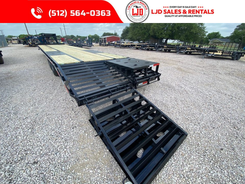 New 2026 Texas Pride Trailers Gooseneck Flatbed Equipment Trailer