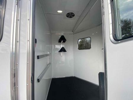 New Homesteader 214FB 2 Horse Direct Load Warmblood Horse Trailer