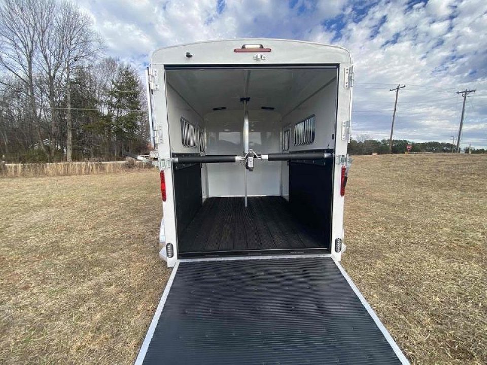 New Homesteader 214FB 2 Horse Direct Load Warmblood Horse Trailer