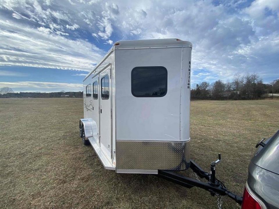 New Homesteader 214FB 2 Horse Direct Load Warmblood Horse Trailer