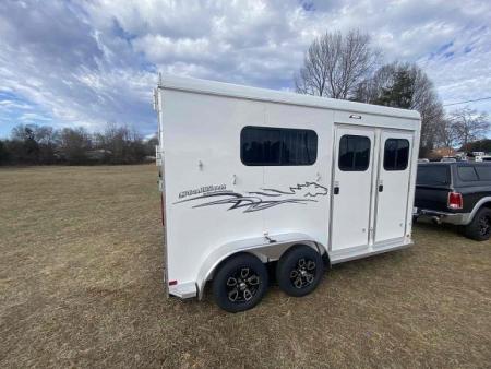 New Homesteader 214FB 2 Horse Direct Load Warmblood Horse Trailer