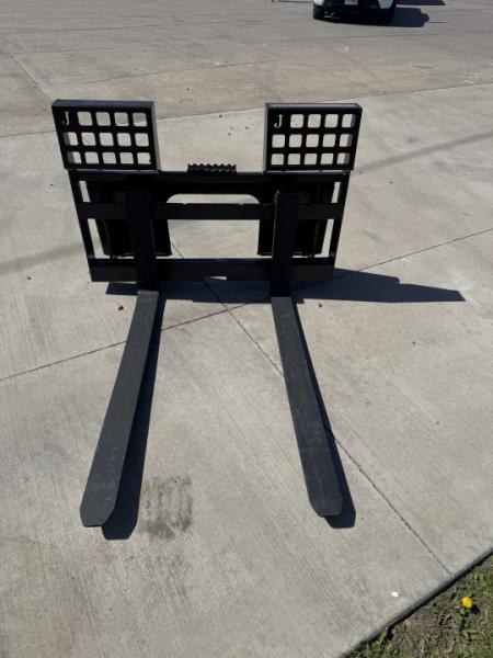 New 2026 Jenkins Iron and Steel Pallet Forks Attachment
