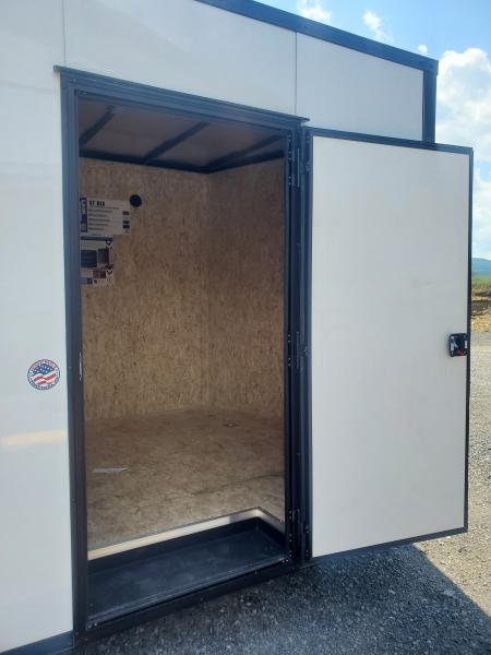New 2026 Look Trailers ST-DLX Enclosed Trailer / 9900 GVWR / 8.5'x20'