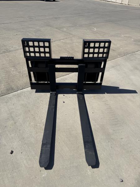 New 2026 Jenkins Iron and Steel Pallet Forks Attachment