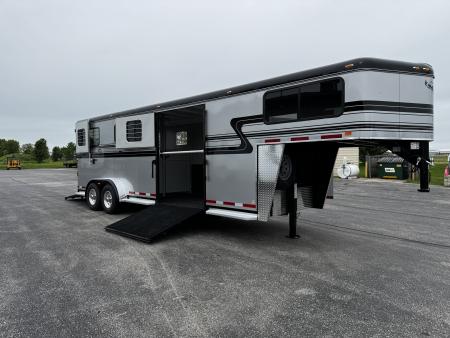 New 2026 Hawk Elite 2 + 1 Gooseneck Horse Trailer w/ Side Unload