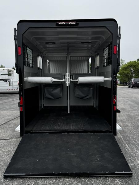 New 2026 Hawk Elite 2 + 1 Gooseneck Horse Trailer w/ Side Unload