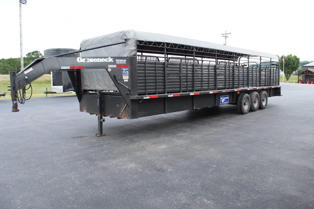 Used 2022 Gooseneck Trailer MFG 32 FOOT Stock / Stock Combo Trailer