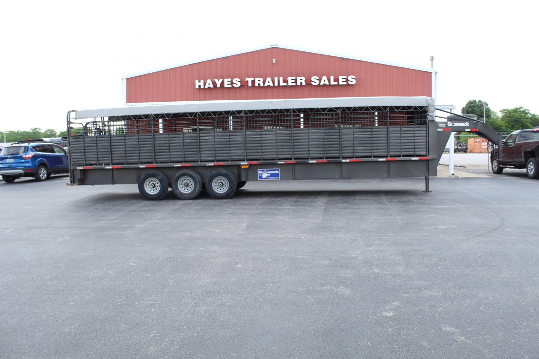 Used 2022 Gooseneck Trailer MFG 32 FOOT Stock / Stock Combo Trailer