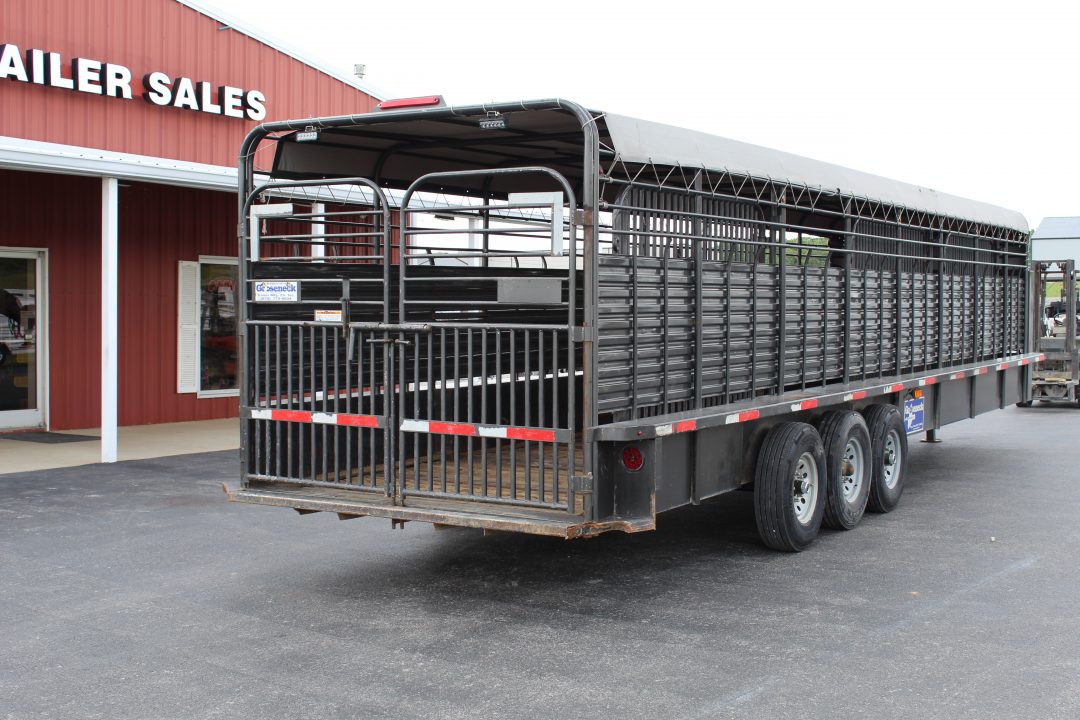 Used 2022 Gooseneck Trailer MFG 32 FOOT Stock / Stock Combo Trailer