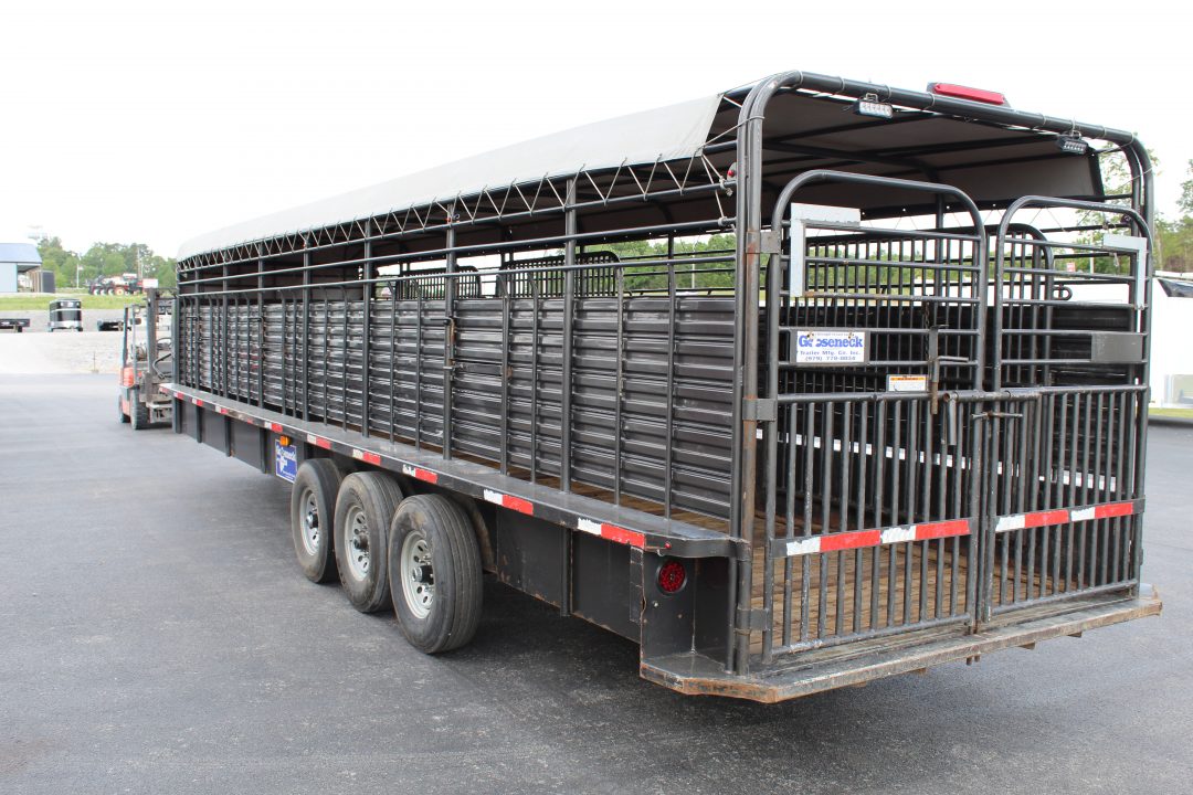 Used 2022 Gooseneck Trailer MFG 32 FOOT Stock / Stock Combo Trailer