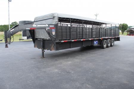 Used 2022 Gooseneck Trailer MFG 32 FOOT Stock / Stock Combo Trailer