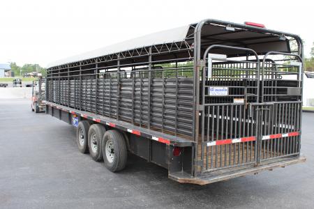 Used 2022 Gooseneck Trailer MFG 32 FOOT Stock / Stock Combo Trailer