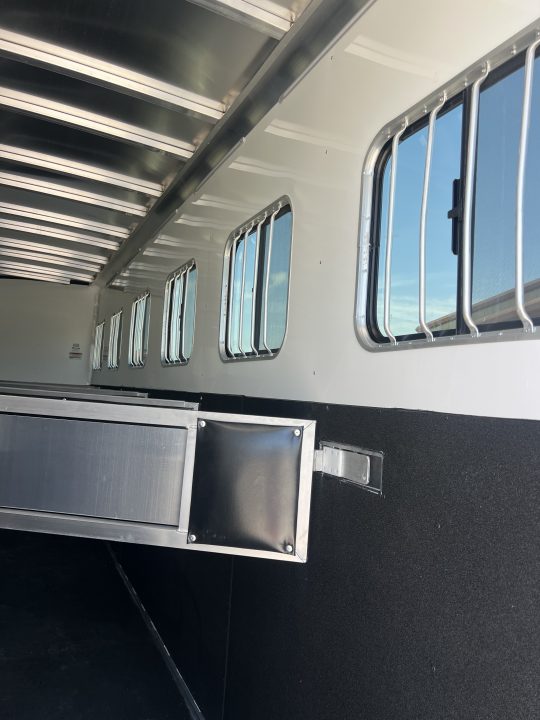 New 2027 Sundowner 6 Horse Gooseneck Horse Trailer