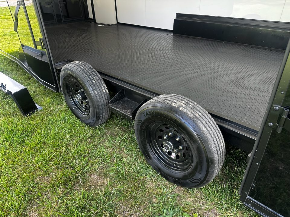 New 2026 Luxe 8.5x24 Race Trailer - Finished Interior- 5200LB Torsion - Full Escape Door-Removable Fender