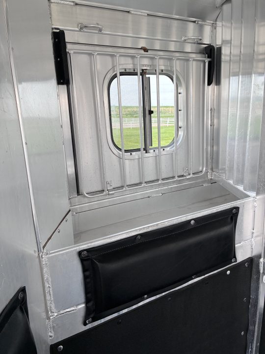 Used 2004 4-Star Trailers 3H 9'LQ Horse Trailer