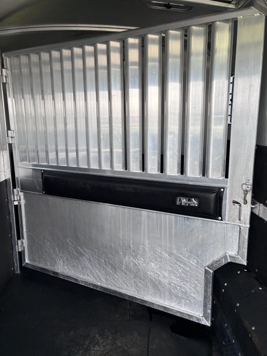 Used 2004 4-Star Trailers 3H 9'LQ Horse Trailer