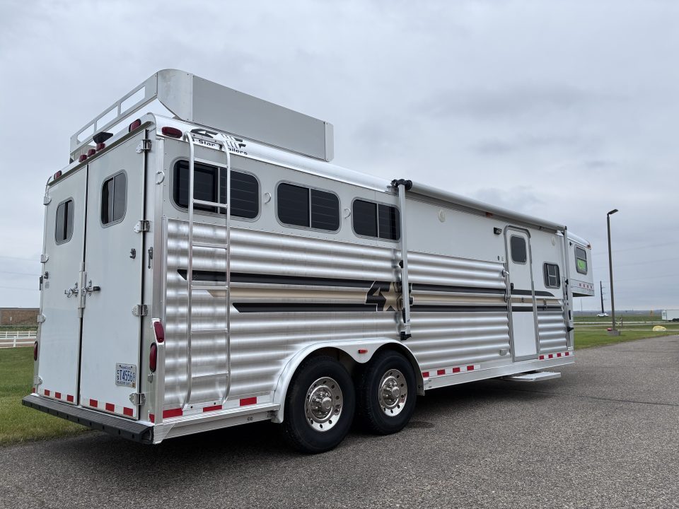 Used 2004 4-Star Trailers 3H 9'LQ Horse Trailer