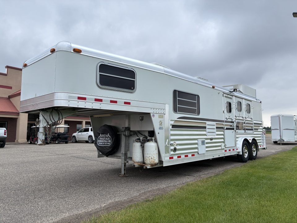 Used 2004 4-Star Trailers 3H 9'LQ Horse Trailer