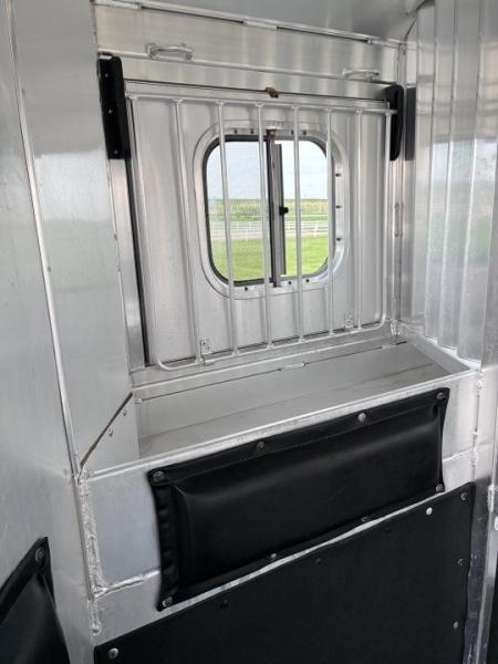 Used 2004 4-Star Trailers 3H 9'LQ Horse Trailer