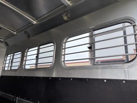 Used 2004 4-Star Trailers 3H 9'LQ Horse Trailer