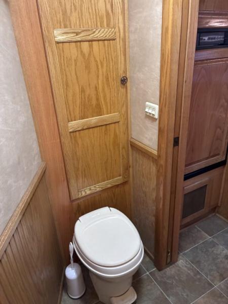 Used 2004 4-Star Trailers 3H 9'LQ Horse Trailer